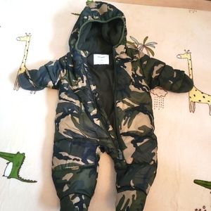 0-3M Old Navy baby snowsuit